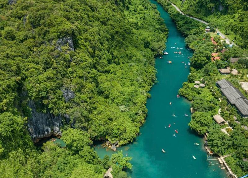Kayaking 4.5km at Phong Nha Cave (3)